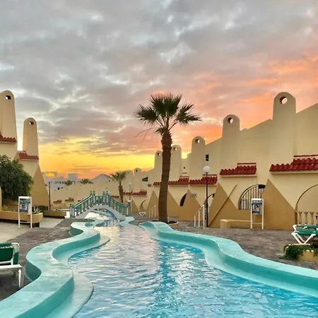 Luminoso Mareverde アパート アデヘ